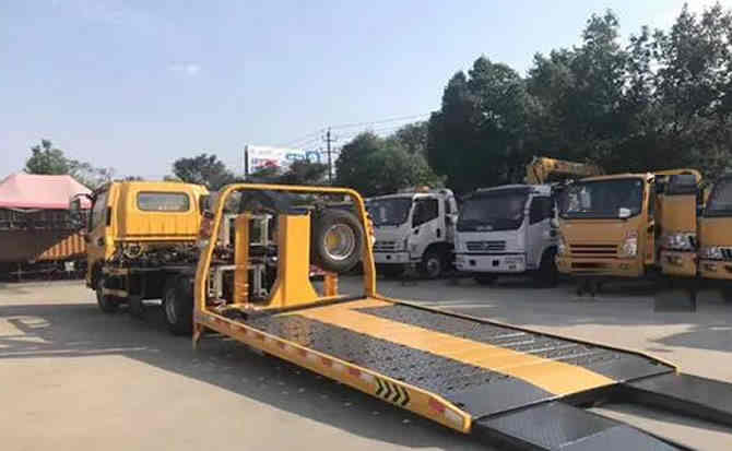 青冈汽车中途维修案例