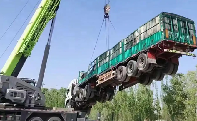 青冈道路脱困救援案例
